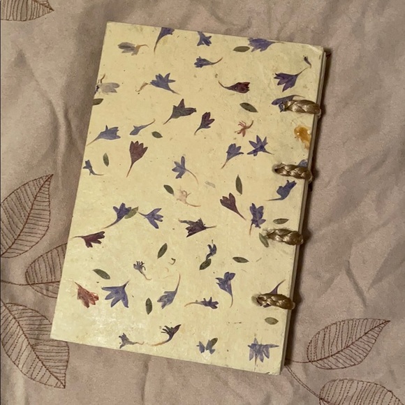 Notebook - Picture 2 of 5